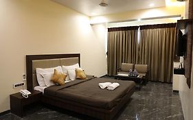 Jawahar Hotel in Ulhasnagar